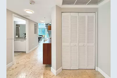 41 SE 5th St #602, Miami, FL 33131 - Photo 21