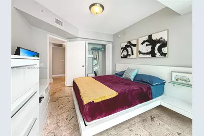 41 SE 5th St #602, Miami, FL 33131 - Photo 15