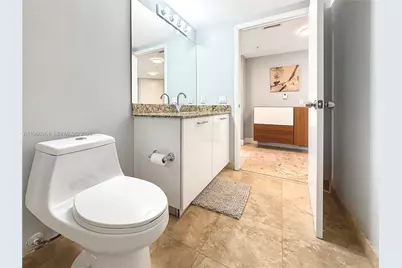 41 SE 5th St #602, Miami, FL 33131 - Photo 17