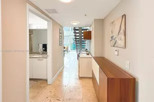 41 SE 5th St, Miami, FL 33131 - Photo 21