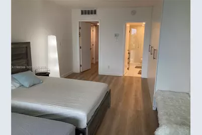 5401 Collins Ave #320, Miami Beach, FL 33140 - Photo 29