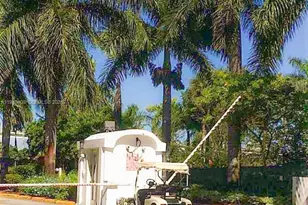 484 NW 165th St Rd, Miami, FL 33169 - Photo 21