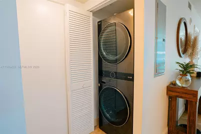 1800 N Bayshore Dr #1412, Miami, FL 33132 - Photo 13