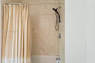 1900 N Bayshore Dr, Miami, FL 33132 - Photo 23