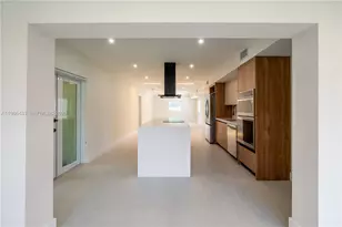 323 NW 104th Terrace, Miami, FL 33150 - Photo 5