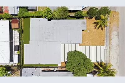 323 NW 104th Ter, Miami, FL 33150 - Photo 3