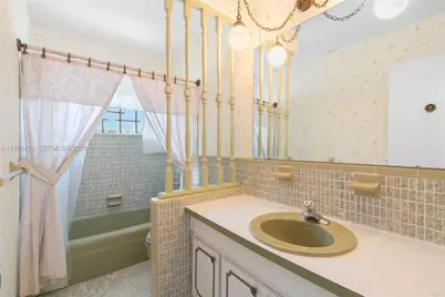 815 SW 50th Ter, Margate, FL 33068 - Photo 21