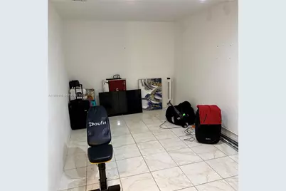 10025 SW 16th St, Pembroke Pines, FL 33025 - Photo 19