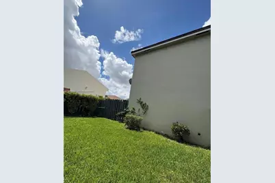 8346 NW 10th St #1F, Miami, FL 33126 - Photo 5