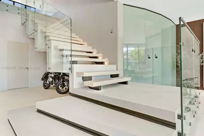 493 Holiday Dr, Hallandale Beach, FL 33009 - Photo 25