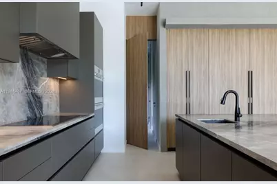 493 Holiday Dr, Hallandale Beach, FL 33009 - Photo 17