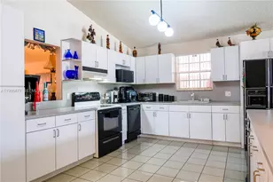 661 NE 4th Pl, Hialeah, FL 33010 - Photo 9