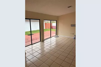 8273 NW 188th Ter, Hialeah, FL 33015 - Photo 21