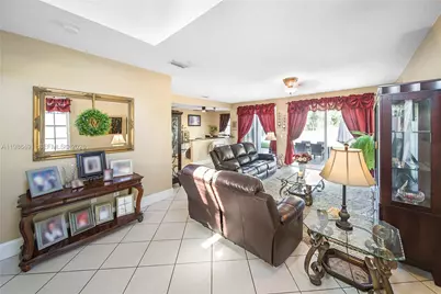 111 NW 151st Ave, Pembroke Pines, FL 33028 - Photo 3