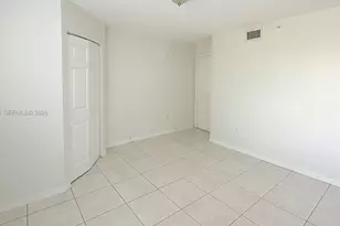 677 SW 111th Ave, Pembroke Pines, FL 33025 - Photo 17