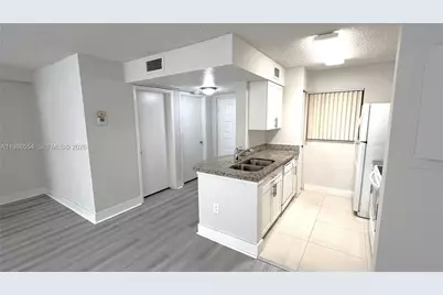 2831 N Oakland Forest Dr #112, Oakland Park, FL 33309 - Photo 5