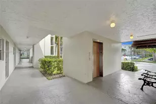 9440 Poinciana Pl, Davie, FL 33324 - Photo 5