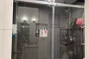 6425 W 27th Ct, Hialeah, FL 33016 - Photo 7