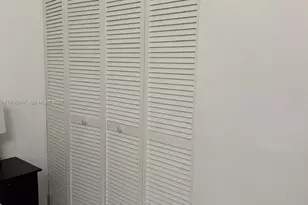 6425 W 27th Ct, Hialeah, FL 33016 - Photo 9