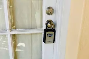 736 13th St, Miami Beach, FL 33139 - Photo 15