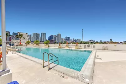 10 SW South River Dr #1505, Miami, FL 33130 - Photo 17