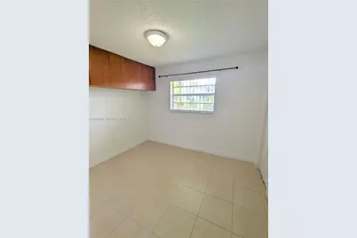 4050 NW 135th St #8-9, Opa-Locka, FL 33054 - Photo 3