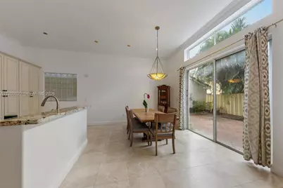 1104 Redwood St, Hollywood, FL 33019 - Photo 9