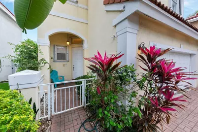 1104 Redwood St, Hollywood, FL 33019 - Photo 3