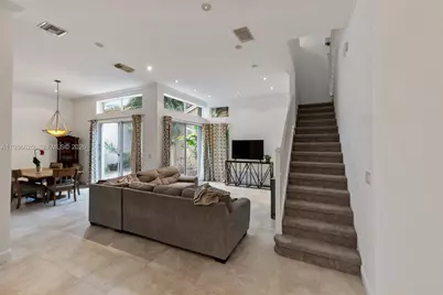 1104 Redwood St, Hollywood, FL 33019 - Photo 5