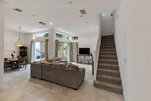 1104 Redwood St, Hollywood, FL 33019 - Photo 5