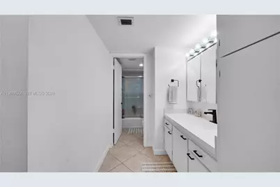 18041 Biscayne Blvd #202, Aventura, FL 33160 - Photo 23