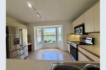 12619 NW 11th Pl, Sunrise, FL 33323 - Photo 5