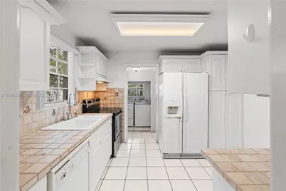 1941 SW 18th St, Miami, FL 33145 - Photo 17