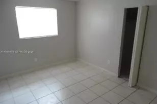 1370 NE 119th St, Miami, FL 33161 - Photo 13