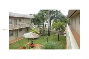 1370 NE 119th St, Miami, FL 33161 - Photo 5