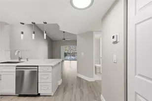 2564 NW 89th Dr, Coral Springs, FL 33065 - Photo 5