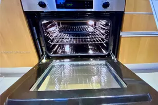 1050 Brickell Ave, Miami, FL 33131 - Photo 15