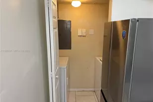 655 SW 111th Way, Pembroke Pines, FL 33025 - Photo 17