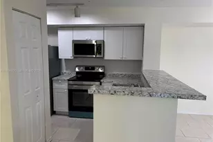 655 SW 111th Way, Pembroke Pines, FL 33025 - Photo 11