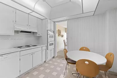 5055 Collins Ave #5M, Miami Beach, FL 33140 - Photo 7