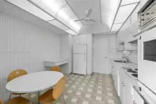 5055 Collins Ave, Miami Beach, FL 33140 - Photo 7