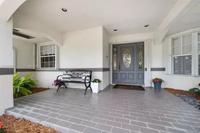 10422 SW 121st St, Miami, FL 33176 - Photo 3