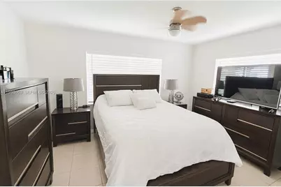 8312 NW 59th St, Tamarac, FL 33321 - Photo 5