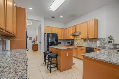 19528 SW 79th Pl, Cutler Bay, FL 33157 - Photo 11
