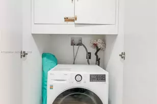 100 Collins Ave, Miami Beach, FL 33139 - Photo 19