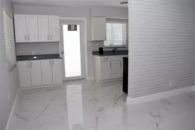 622 NE 6th St #2, Hallandale Beach, FL 33009 - Photo 3