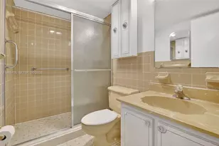 3050 NE 16th Ave, Oakland Park, FL 33334 - Photo 13