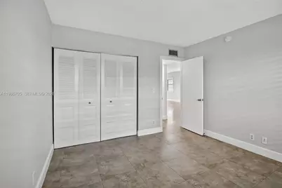 3050 NE 16th Ave #407, Oakland Park, FL 33334 - Photo 17