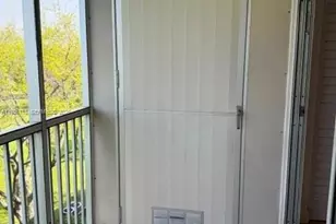 13355 SW 9th Ct, Pembroke Pines, FL 33027 - Photo 17