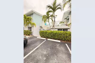 57 NE 24th St #Cottage, Wilton Manors, FL 33305 - Photo 17
